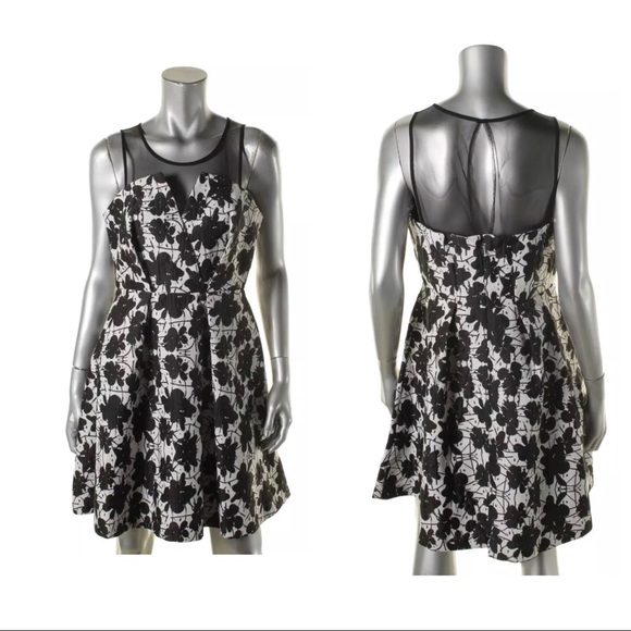 BCBGeneration B/W Textured Dress NWT 6 - Picture 4 of 8